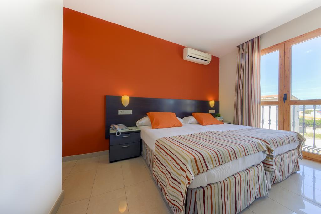 La Mirada Hotel *